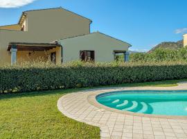 Villa Eleonora-iun-p6104, hotel i San Teodoro