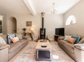 Stylish Coach House Retreat