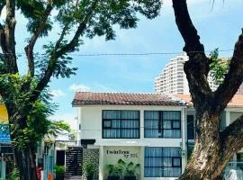 TwinTree Kelawai
