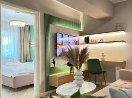 Luxury Evergreen Towers by Glam Apartments