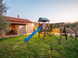 Holiday Home Enard with Jacuzzi、Valturaのホテル