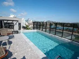 Com Piscina a 500m da Vila Germânica VJ1920