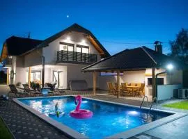 Villa Old Hills by Villas Guide