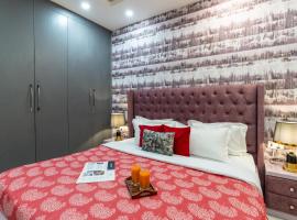 Homlee-Anupam 3BHK-Lift-Parking-Saket-Max Hospital, ξενοδοχείο στο Νέο Δελχί