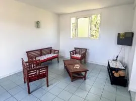 Maison agréable à Rivière-Pilote avec balcon