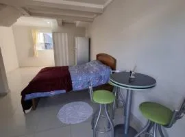 Quarto com banheiro na cidade do Cristo