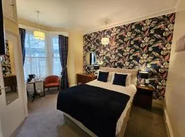 Rivelyn Hotel Bar & Restaurant
