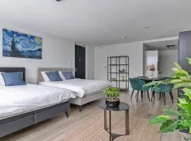 Central and light apartment