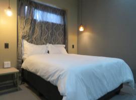 The tree guest house mandalay, hotell i Mandalay
