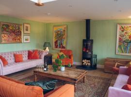 Claggan Farmhouse, Loch Tay, Hotel am Strand in Aberfeldy