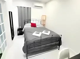 Gorgeous Private Room, near the Airport - Free parking - 02