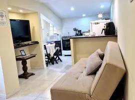 Recanto de Itaipava - casa com forno de pizza a lenha, churrasqueira, pet friendly, equipada para até 6 pessoas, em meio à Natureza e próxima ao centro do bairro