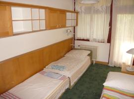 Széchényi Szépkártya Hotel, מלון בבלטונמריאפורדו