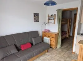 Sleeps4 Alpine Apt -Walk to Ski Lift Free Parking