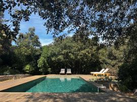 La Canopée Private Ecolodges, chata v destinaci Nîmes