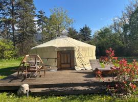 Yourte mongole, hotel v destinaci Champfromier