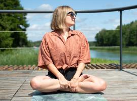 Water Hideout - Floating Villas in Wild Nature, хотел в Nowawieś Zbąska