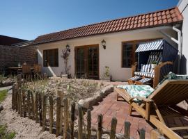 Dünenbungalow, hotel in Grömitz