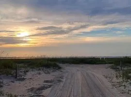 Waterfront Home 3BR King bed Private Dock