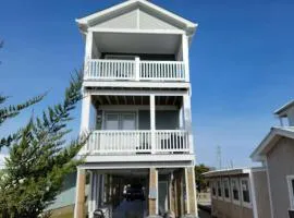 Unique 3BR Home with great views Beach Access