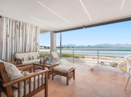 CAS CARBON3R-Stunning ground floor in front of the sea, ξενοδοχείο σε Alcudia