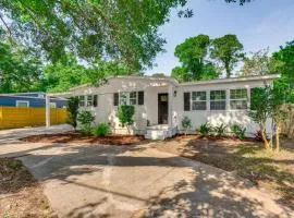 Walk to Parks & Dining: Pensacola Family Home!