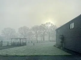 Countryside Barn Close to Kent Vineyards