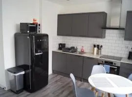 Bright & Stylish Apartment
