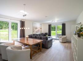 Pier 67 Familienkoje Marina Neustadt, Hotel in Roge