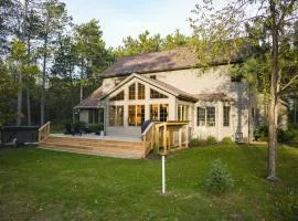 Lakes and Links Luxury Retreat
