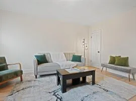 The Cozy District Den Stay
