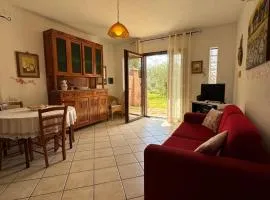 Bilocale con ampio giardino