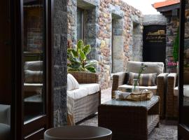 La Casa De Amparo, hotel v mestu Piedeloro