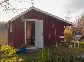 Gezellige Zweedse stuga Dalsland, hotel in Bengtsfors