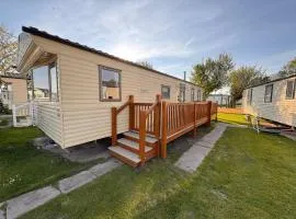 3 bedroom side gated decking WiFi pets welcome