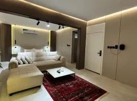 استديو مميز بجلسة ودخول ذاتي