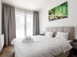 Old Town 5 min Free Parking & Breakfast Balcony - Grey Harmony by UniqueRent