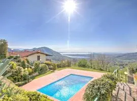 Lakeview Bliss With Shared Pool & Garden - Happy Rentals