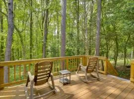 7 Mi to Dtwn Raleigh Townhome with Deck!