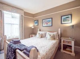 Cosy B&b With Parking Above Caf Alf Resco