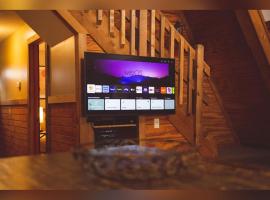 A-Frame #08 - by The Chalets, hotel u gradu 'Logan'