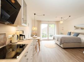 Pier 67 Ostseeglück Neustadt, Hotel in Roge