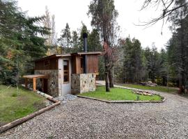 LOS HUEMULES - casa nueva en medio del bosque y a pasos del centro de la ciudad-, ξενοδοχείο στο Σαν Κάρλος ντε Μπαριλότσε