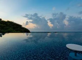 Glamday Style Okinawa Yomitan Hotel & Resort