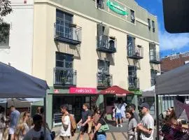Boardrider Backpackers and Budget Motel