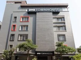 Super Townhouse Habitat New Town Rooms & Party Spaces