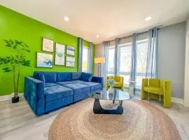 Pilsen Art Center Family Friendly 3BR Retreat with Free Parking Near Medical District, Douglas Park and University Illinois Chicago