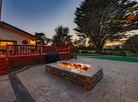 4300 sq ft Bay Escape, Near Beach, Golf and Trails