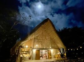 Baia Nest BUGIW Self-Service Cottage by the Road and Near the Beach, Pet Friendly with a Fee, cazare &icirc;n regim self catering din Gubat