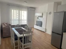 Roy Apartments IV